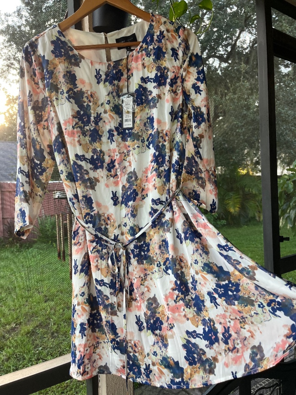 Romeo & Juliet Couture women's 3/4-sleeve tie-waist flowy floral dress sz Medium